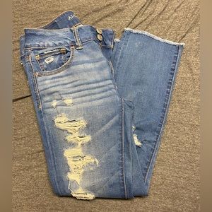Lightly worn American eagle artist crop jeans/jeggings. Super stretch material!